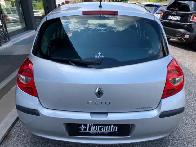 RENAULT Clio 1.4 16V 5p Dynamique NEOPATENTATI rif. 23987496 - Foto 5