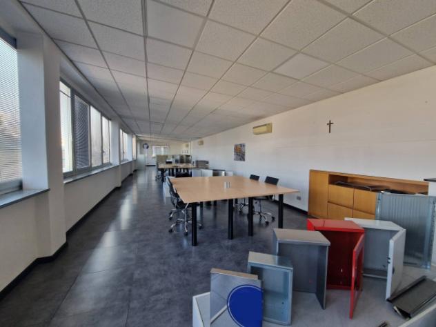 Immobile di 5670 m² con più di 5 locali in affitto a Abbiategrasso - Foto 9