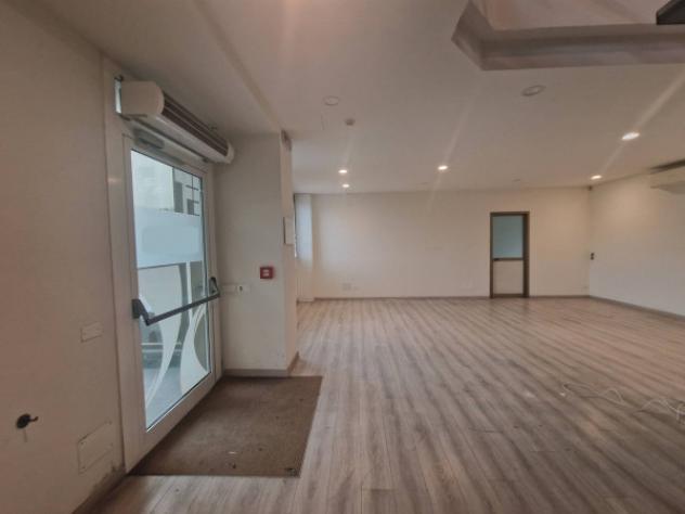 Immobile di 2463 m² con più di 5 locali in vendita a Baranzate - Foto 5