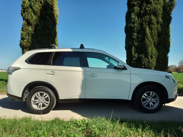 Mitsubishi Outlander 2.2 DI-D 4WD Intense - Foto 6