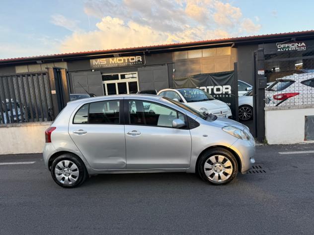 Toyota Yaris 1.0 5 porte - Superprezzo - Tutto incluso - Foto 3