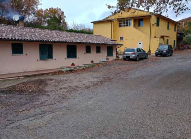 Immobile in asta di 162 m² con più di 5 locali in vendita a Assisi - Foto 3