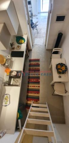 CENTRO STORICO – Via Carolina – Monolocale arredato al piano terra, 20 mq ca. + soppalco. Ottime condizioni. Euro 300 CL G - Foto 3