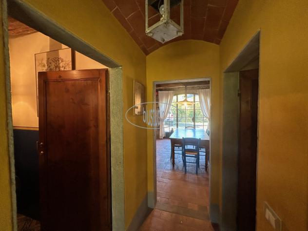 CASALE di 15 vani e di 491 mq (FIGLINE E INCISA VALDARNO - LOCALITA' BADIA MONTESCALARI) rif. V-2178 - Foto 20