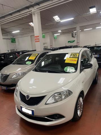 Lancia Ypsilon 1.3 MJT 16V 95 CV 5 porte S&S Gold - Foto 2
