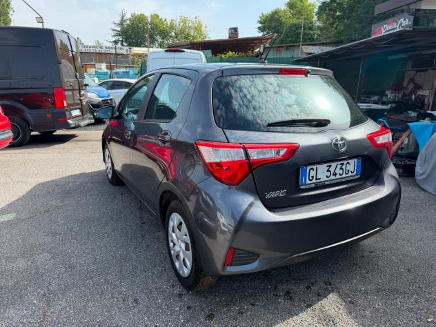 Toyota Yaris 1.0 5 porte Lounge - Foto 3