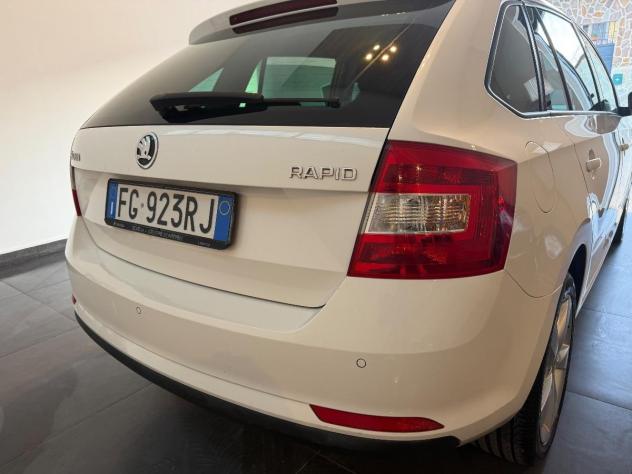 SKODA - Rapid - Spaceback 1.4 TDI 90 CV Design Edition - Foto 7