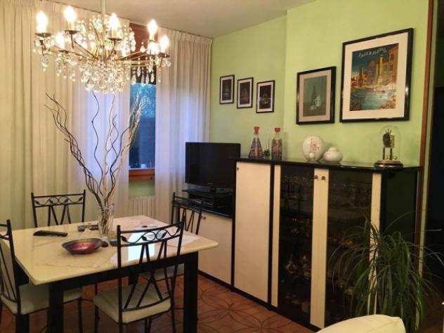 Appartamento di 90 m², box auto in vendita a Novi di Modena
