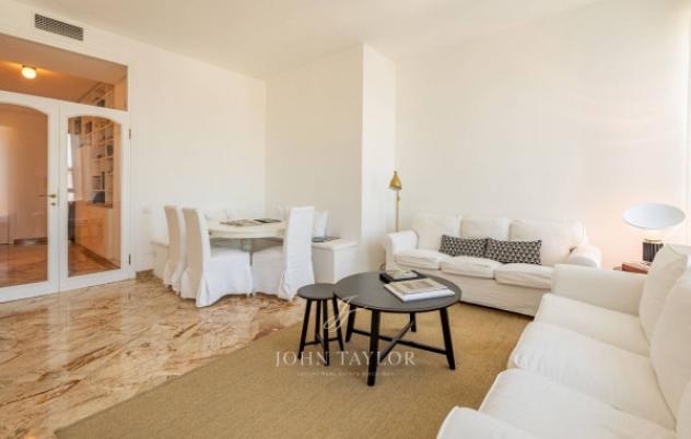 Appartamento di 150 m² con 5 locali in affitto a Milano