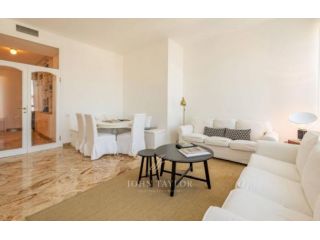 Appartamento di 150 m² con 5 locali in affitto a Milano