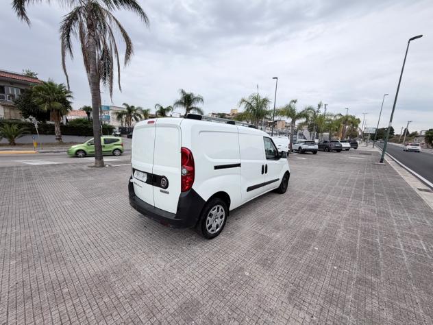 Fiat Doblo Dobl1.6 MJT 105CV S&S PL-TN Cargo Maxi Easy - Foto 10