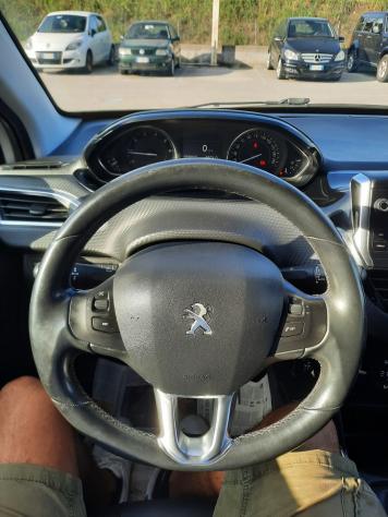 Peugeot 2008 PureTech 82 Allure - Foto 8