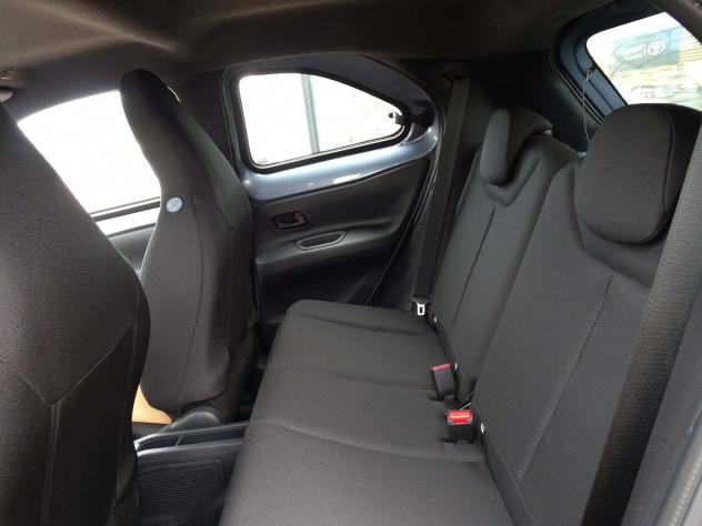 Toyota Aygo X 1.5 HYBRID 115 CVT - Foto 8