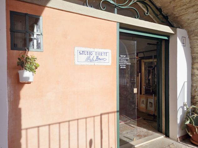 VENDESI STORICO LOCALE COMMERCIALE IN PIAZZA UMBERTO I, 4 – VENOSA (PZ) - Foto 3
