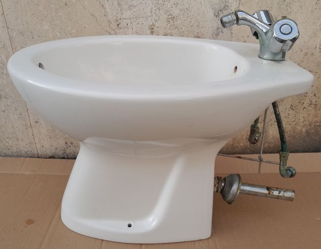 Bidet completo con miscelatore e scarico con predisposizione rubinetti laterali
