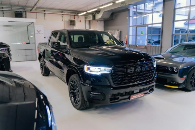 Dodge RAM NUOVO RAM 2025 LIMITED NIGHT 3.0L TWIN-TURBO 540 CV. - Foto 3