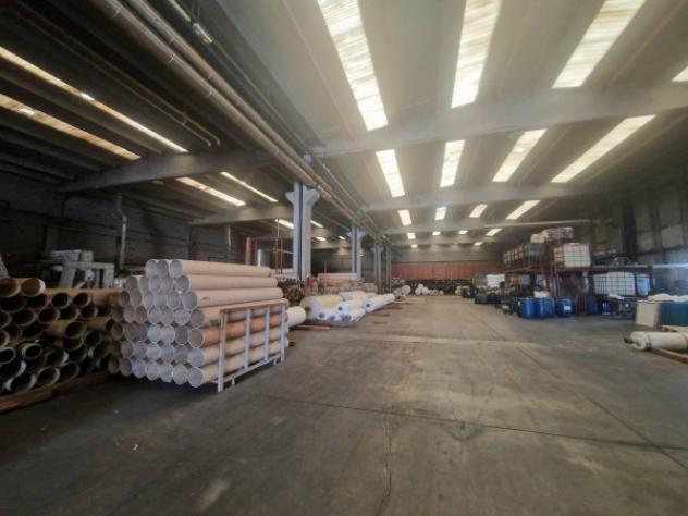 Immobile di 2800 m² con più di 5 locali in affitto a Legnano - Foto 15
