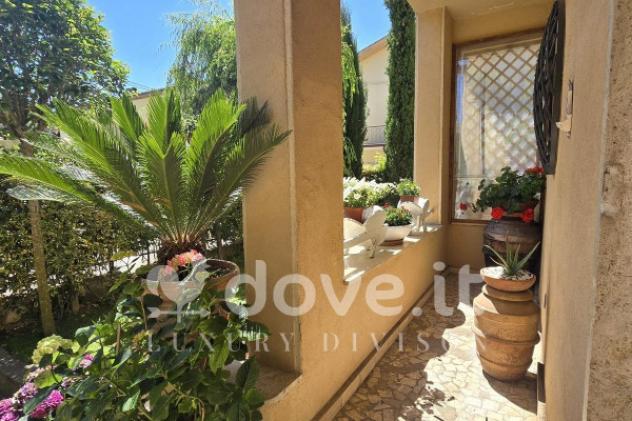 Villa di 270 m² con più di 5 locali e box auto doppio in vendita a Sarteano - Foto 4
