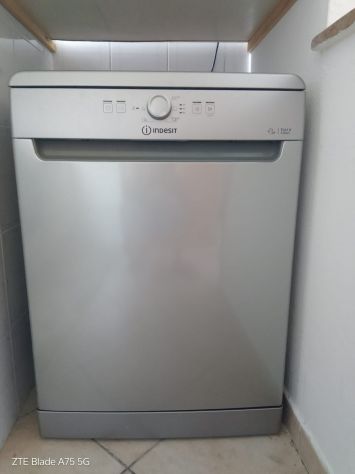 Lavastoviglie Indesit come nuova