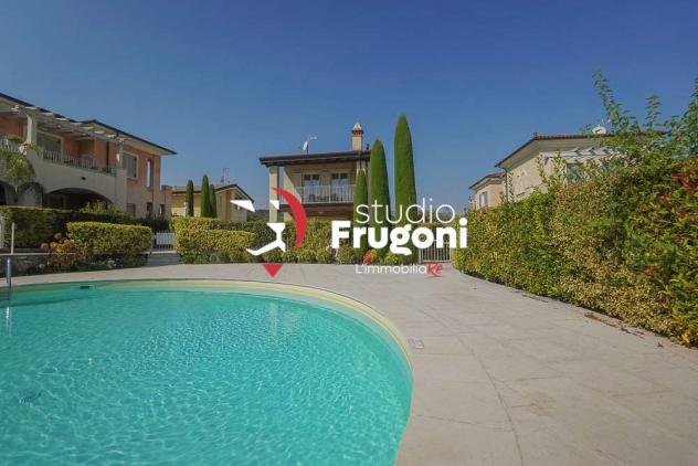 VS003 - SPLENDIDA VILLA CON GIARDINO PRIVATO A 400 M DALLE SPIAGGIE