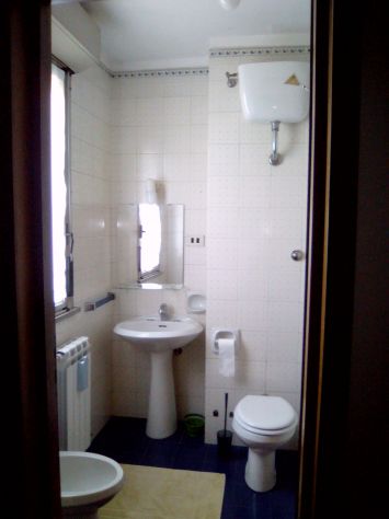 CAMERA IN AFFITTO (11 MQ) CON BAGNO PRIVATO – SOLO DONNE– VIGNE NUOVE - ROMA - Foto 9