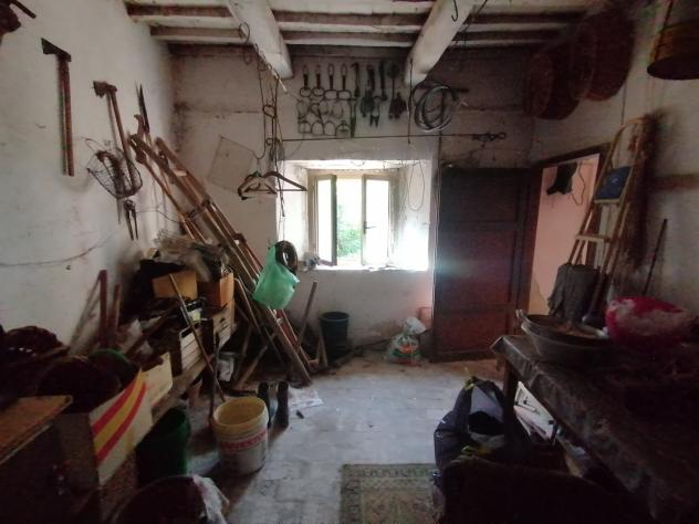Nella campagna del comune di Sorano, precisamente nella frazione di Montebuono, vendiamo immobile con magazzini vari per un totale di 110mq e piccolo - Foto 11