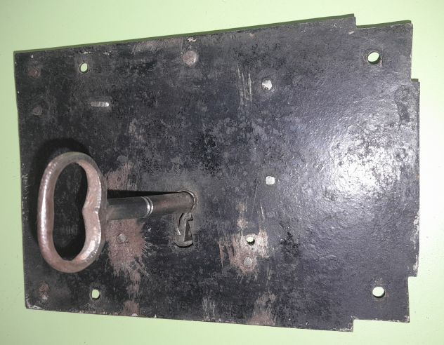 Serratura Antica in ferro battuto completa di chiave XVIII Secolo. - Foto 3