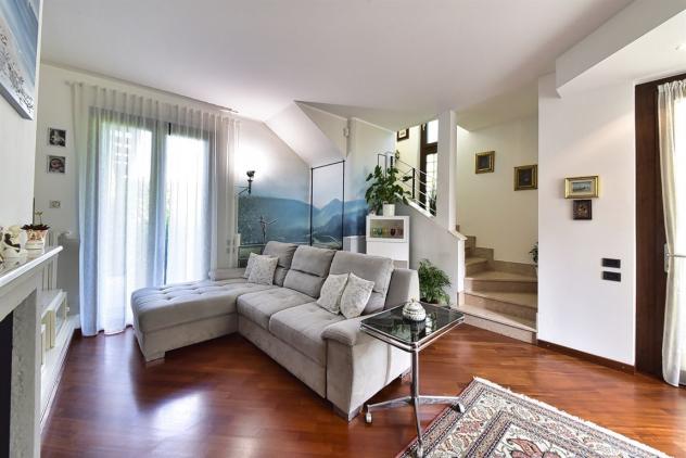 BERNAREGGIO - villa a schiera di testa con ampio giardino privato - Foto 10
