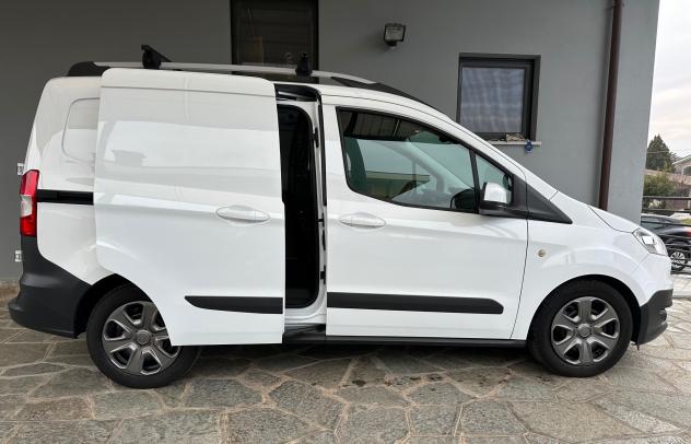 FORD Transit Courier 1.5 tdci 75cv Trend E6 - Foto 7