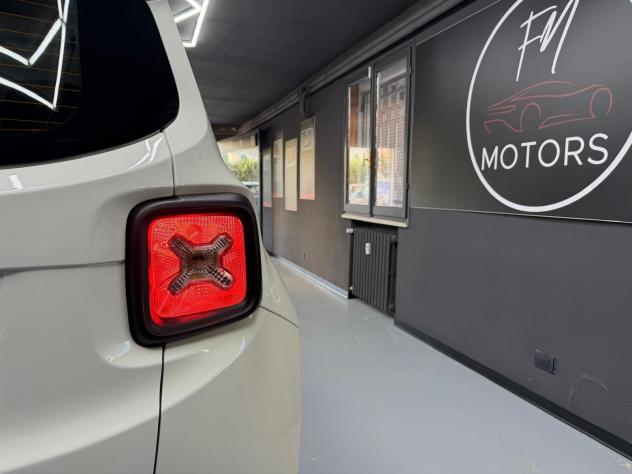 Jeep Renegade 1.6 Mjt 130 CV Longitude - Foto 8