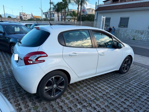 Peugeot 208 1.2benz 82cv 5 porte Allure-10/2014 - Foto 4
