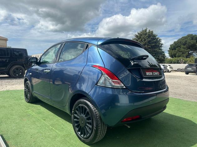 Lancia Ypsilon 1.0 FireFly 5 porte S&S Hybrid Silver - Foto 4