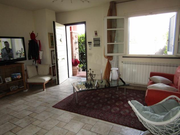 Comune di Massarosa, Piano di Conca, villetta a schiera di 130 mq su più livelli composta da: giardino d'entrata con cancello automatico, ingresso in - Foto 3