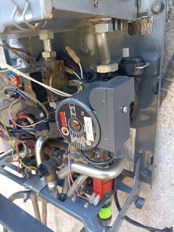 RIELLO SALVASPAZIO 24KW KI CAMERA STAGNA GAS METANO - Foto 6