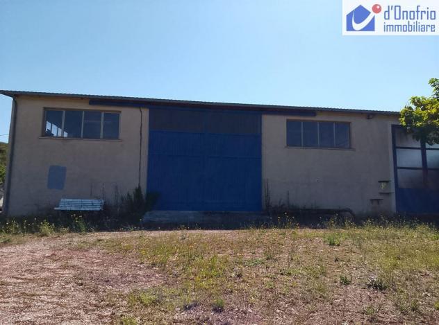 AGRO BARANELLO CONTRADA ISCHIOLE (EX SANTA CECILIA) VILLA CON CAPANNONE E TERRENO