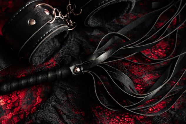 CERCASI MODELLE PER SHOOTING GENERE BDSM
