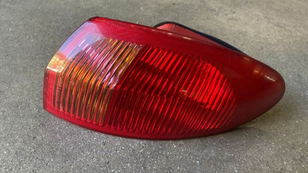 Fanale posteriore DX originale Alfa Romeo 147 (46556347) - Foto 2