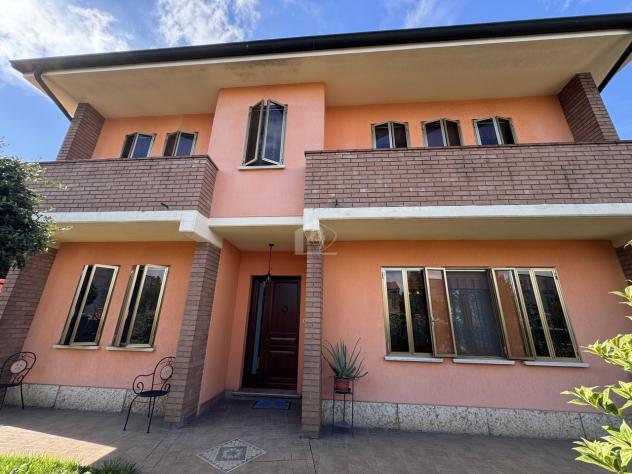 Suzzara vendesi casa indipendente 8 vani 280 Mq - Foto 2
