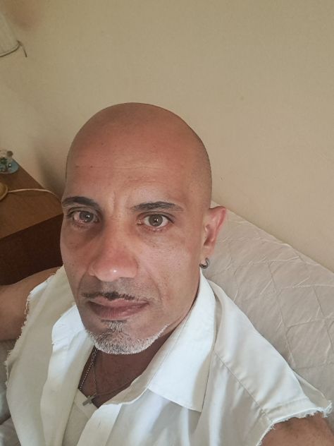 Cerco donna seria per relazione seria no avventura Tel:3299252611