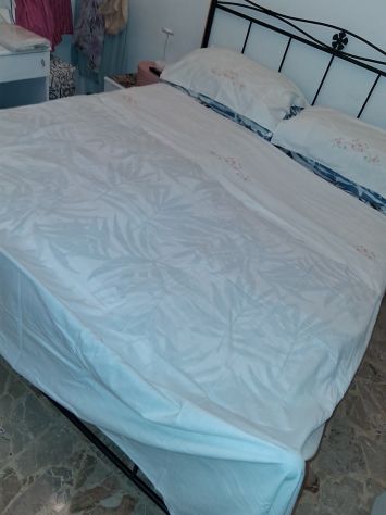 Parure Letto Matrimoniale Ricamata 2 piazze puro Cotone Lenzuolo sopra 2 Federe