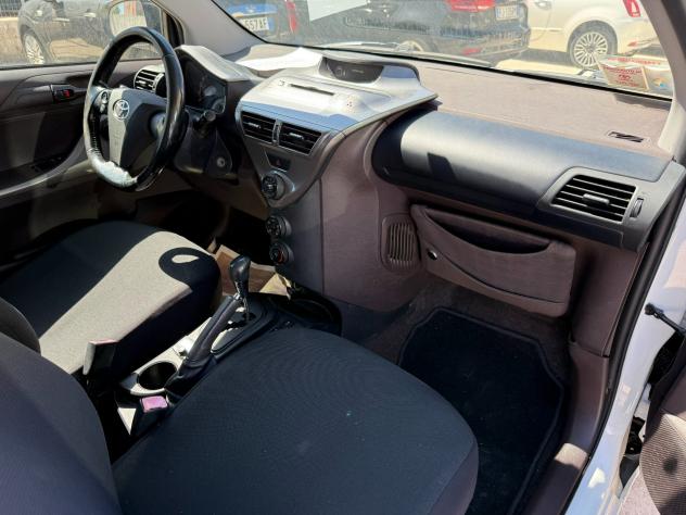 TOYOTA IQ 1.0 VVT-i CVT Multidrive - Foto 7