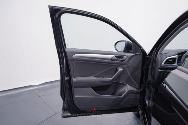 VOLKSWAGEN T-Roc 2.0 TDI SCR 150cv DSG Life rif. 24185732 - Foto 9