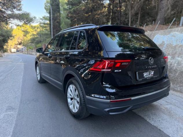 VOLKSWAGEN Tiguan 2.0 TDI 150 CV SCR DSG Life rif. 24024530 - Foto 8