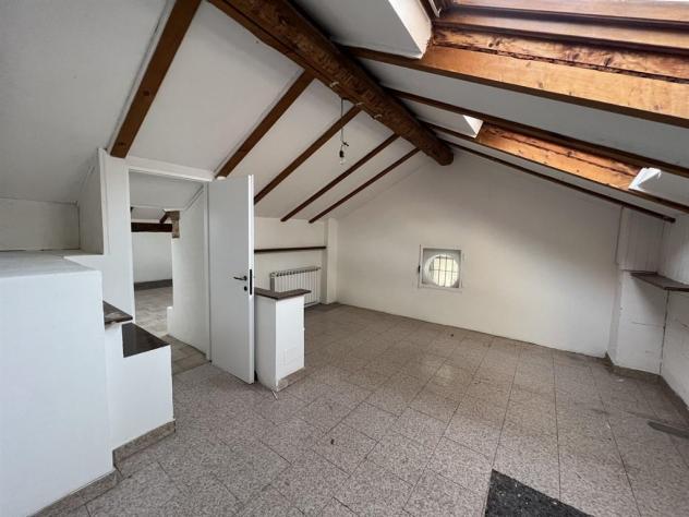 Complesso immobiliare composta da 527 mq di magazzini e 87 mq di abitazione da ristrutturare - Foto 17
