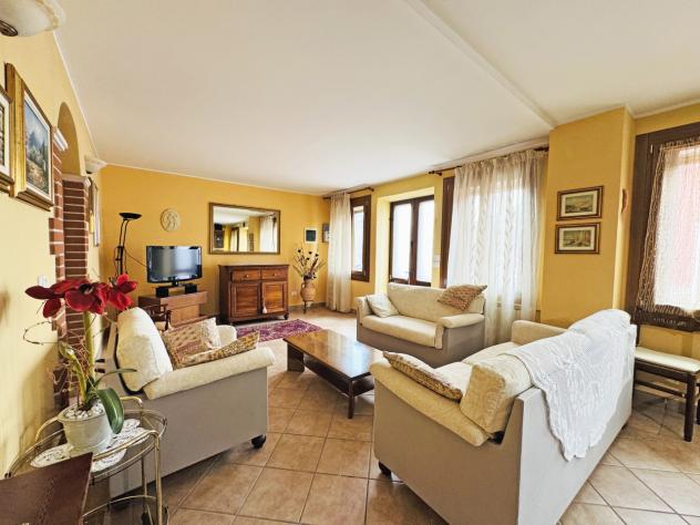 casa indipendente in vendita a Brogliano in zona Quargnenta