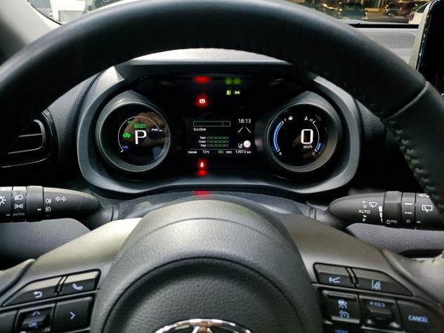 Toyota Yaris 1.5 HYBRID 95CV E-CVT AUTOMATIC HB TREND (TEAM DEUTSCHLAND) - FULL LED NAV CARPLAY CLIMA CAMERA CERC - Foto 6