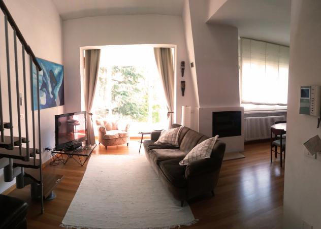 Appartamento al primo piano ed ultimo , con ingresso indipendente . - Foto 2