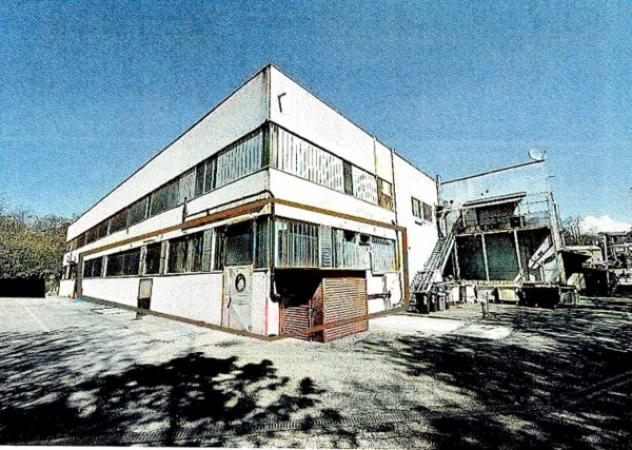 Immobile in asta di 695 m² con più di 5 locali in vendita a Vedano Olona - Foto 2
