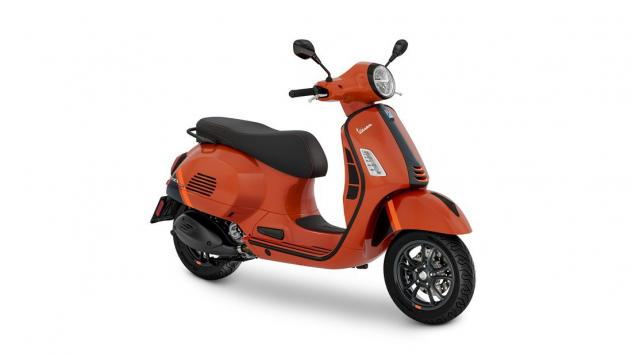 Vespa AMG GT VESPA GTS SUPSPORT 300 E5 RST22 ARANCIO