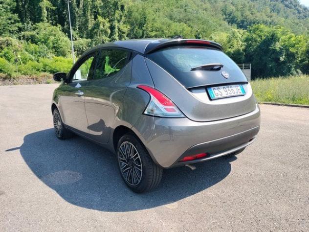 Lancia Ypsilon 1.0 FireFly 70cv Hybrid Oro - Foto 8
